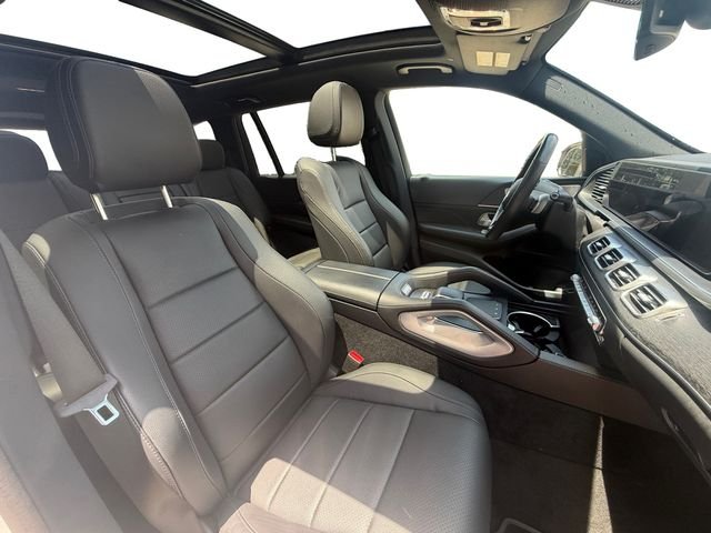 Used 2025  Mercedes-Benz GLS 450 image 16