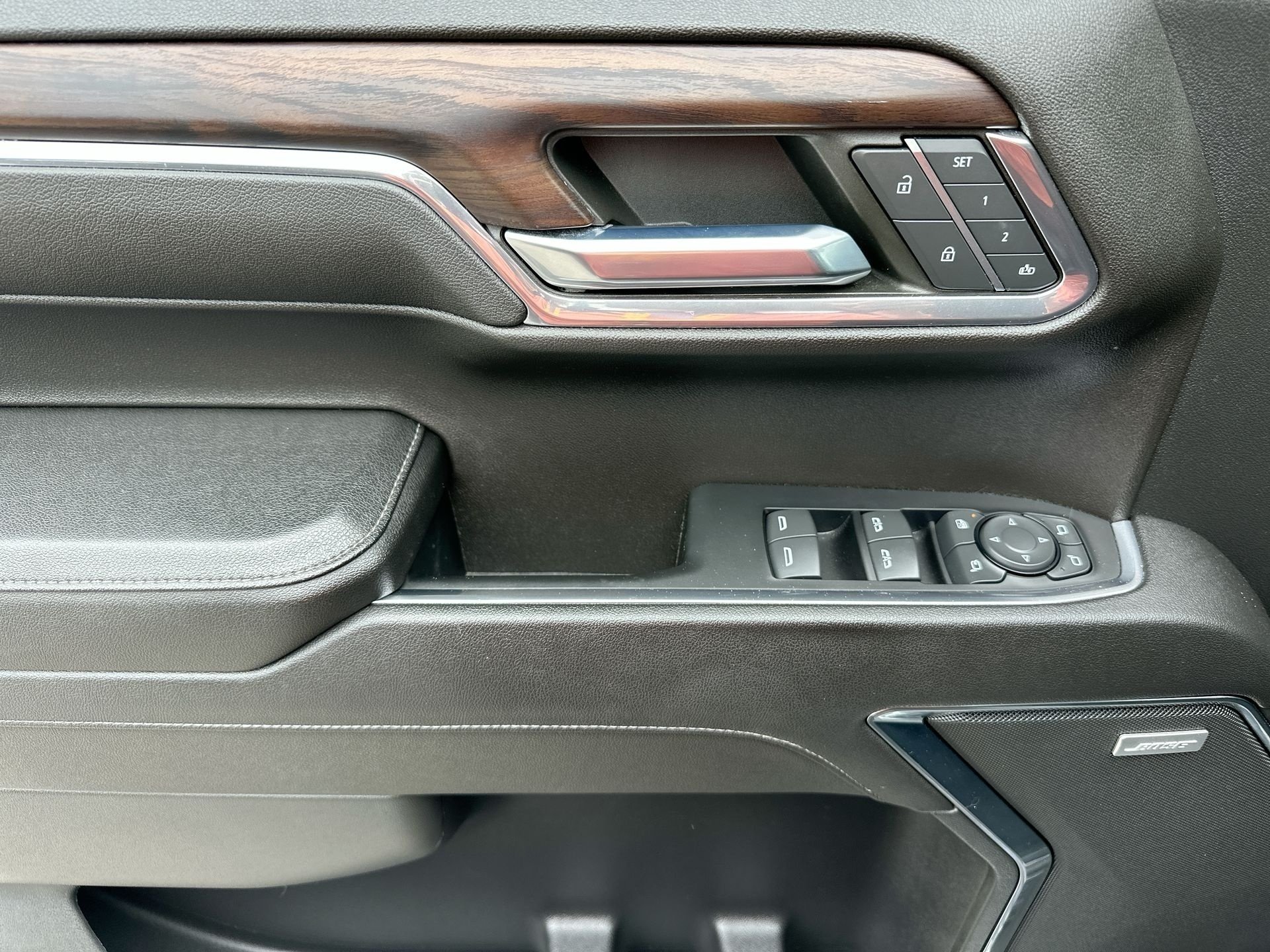 2023 GMC Sierra 1500 SLT - Photo 24