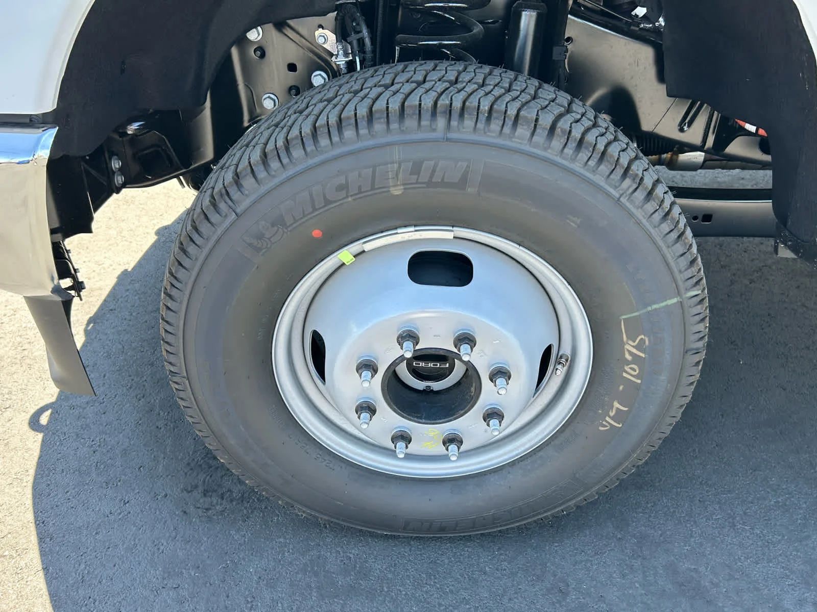2025 Ford F-350 Super Duty Chassis Cab XL - Photo 11
