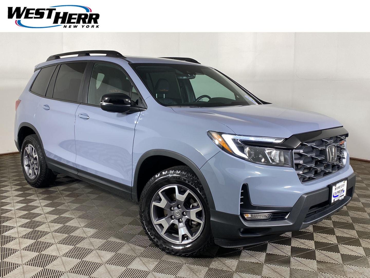 Used 2023 Sonic Gray Pearl Honda TrailSport image 1