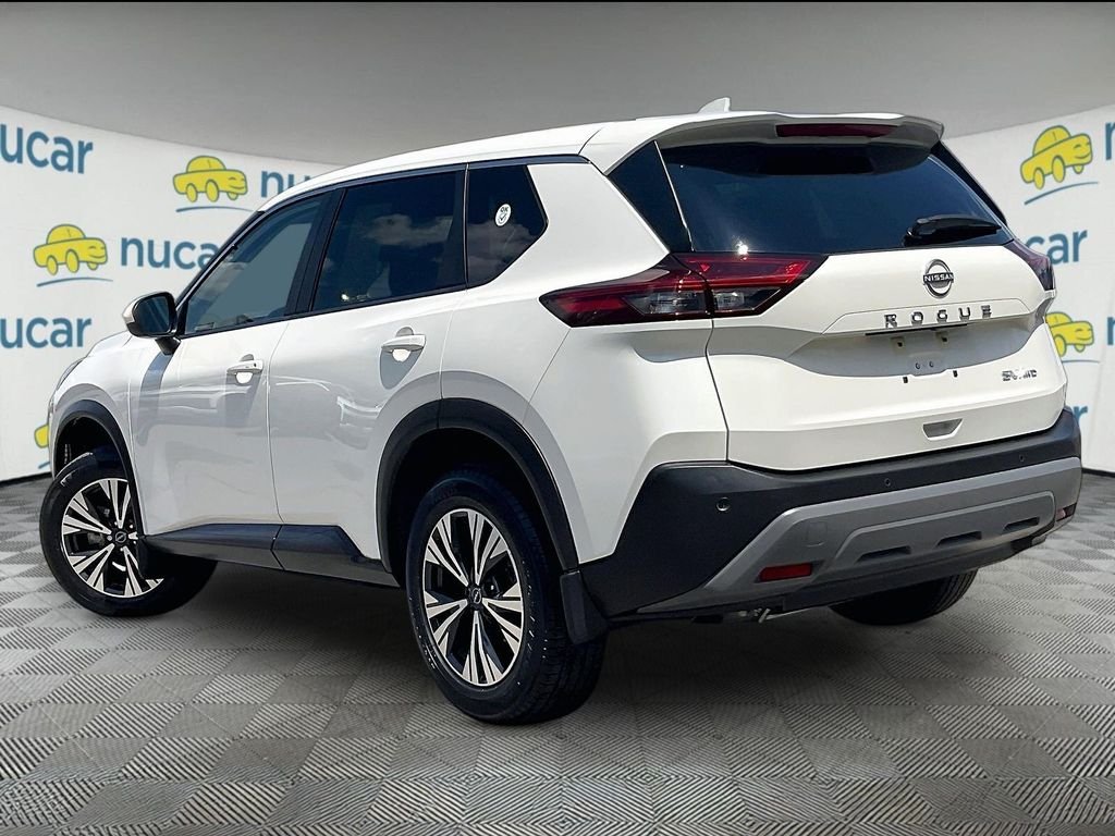 Used 2023 White Nissan SV image 4