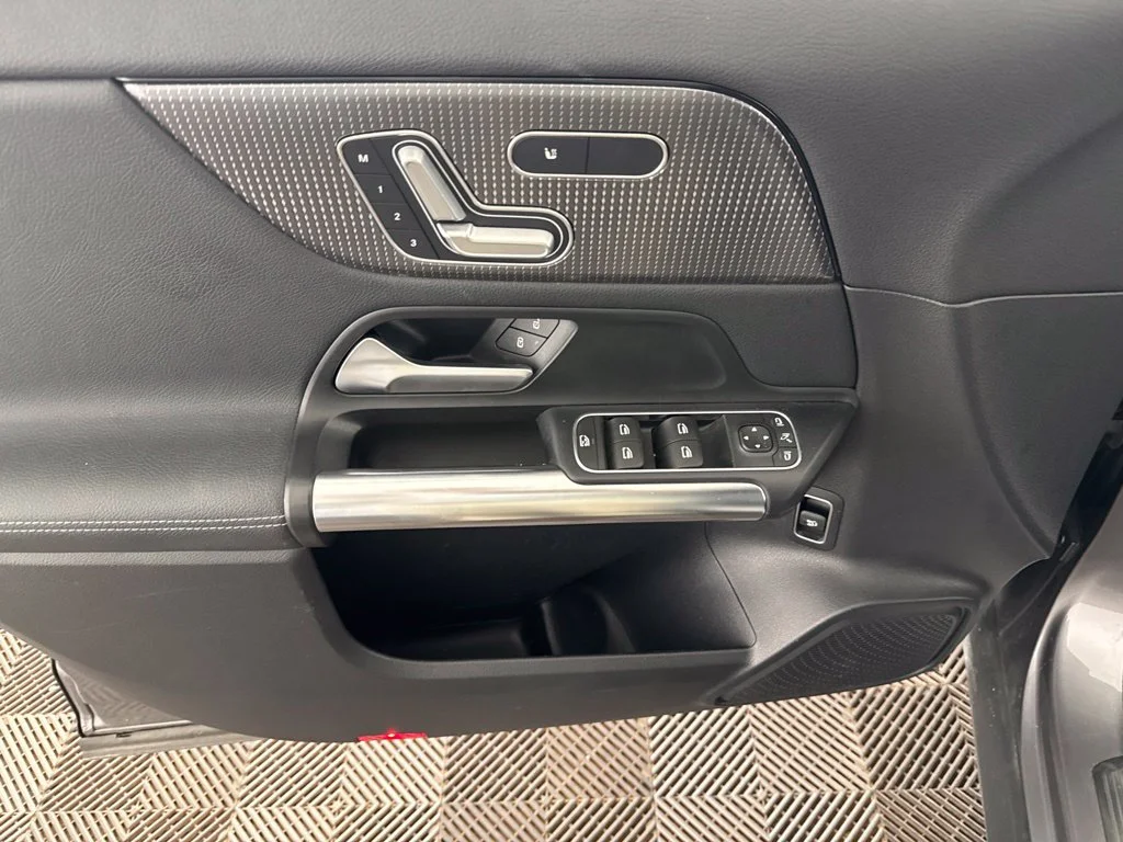 Used 2021  Mercedes-Benz GLA 250 image 20