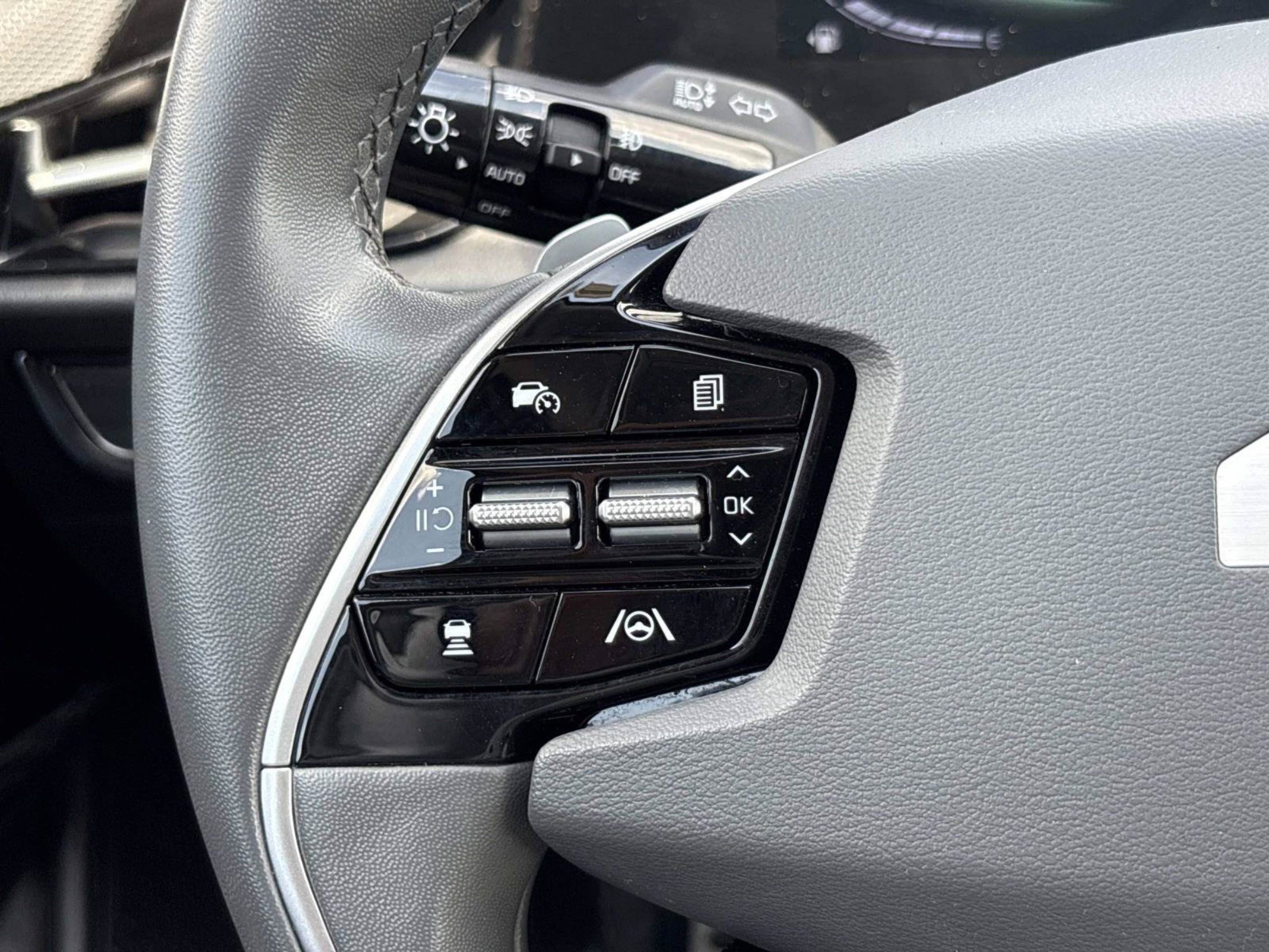 Used 2023 Graphite Gray Kia EX Touring image 27