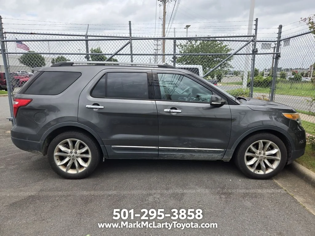 Used 2015  Ford Limited image 3