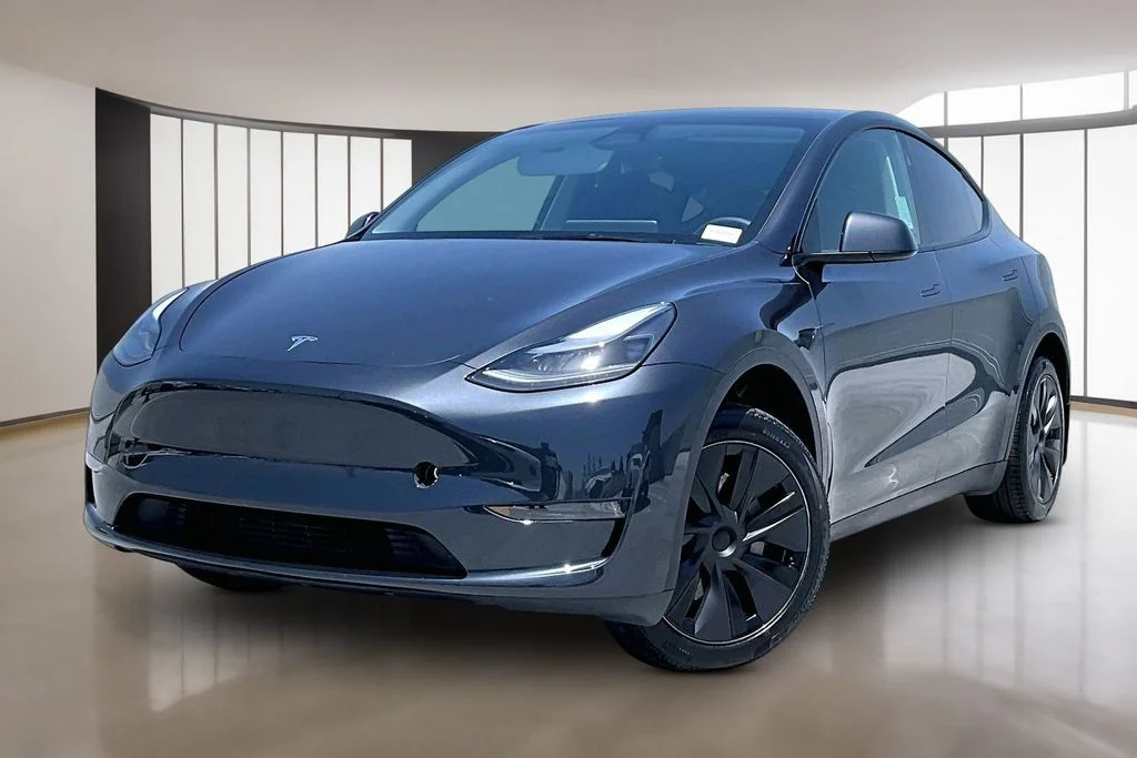 2025 Tesla Model Y Long Range Rear Wheel Drive's photo