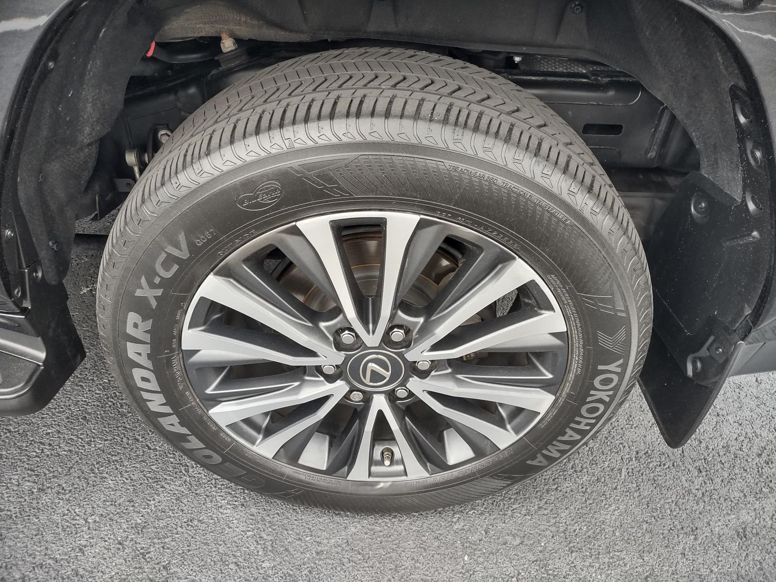 Used 2023 Black Lexus 600 Premium image 27