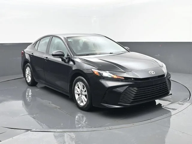 Used 2025  Toyota LE image 3