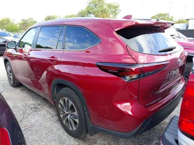 2025 Toyota Highlander XLE - Photo 4