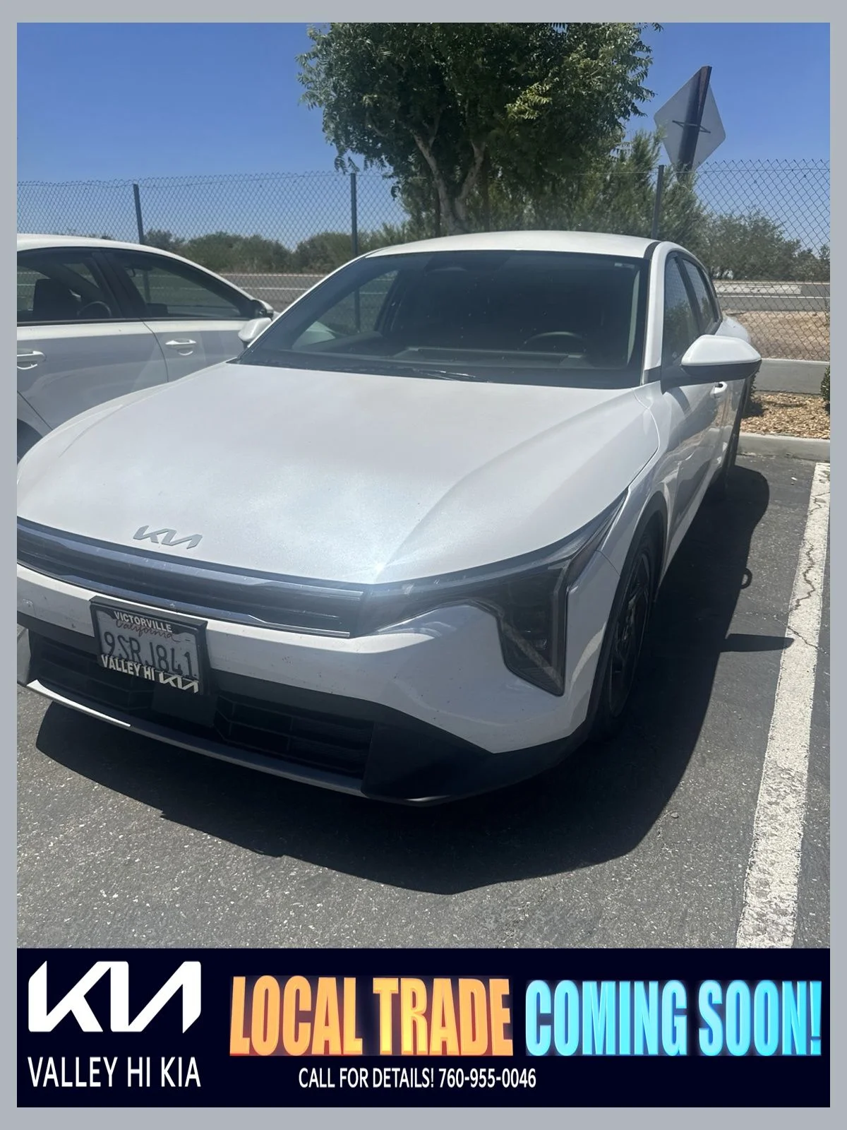 Used 2025 Snow White Pearl Kia EX image 1