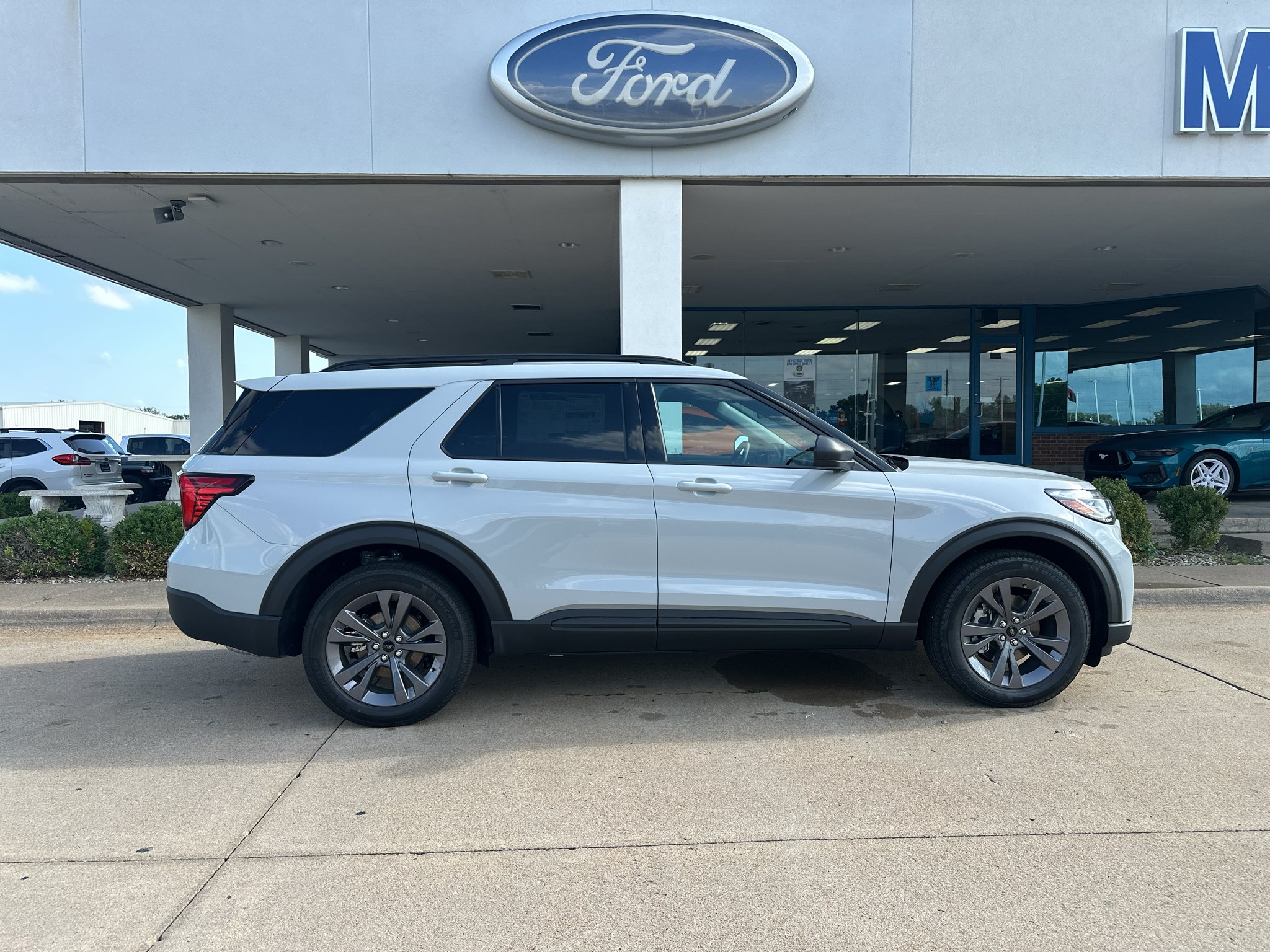 New 2027 Avalanche Gray Ford Active image 12