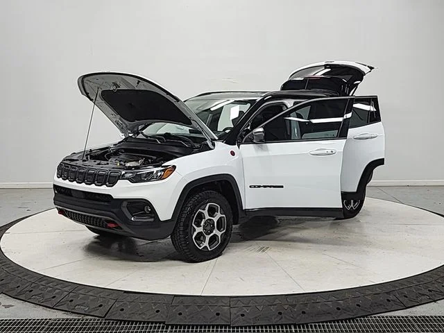 Used 2022 White Jeep Trailhawk image 11