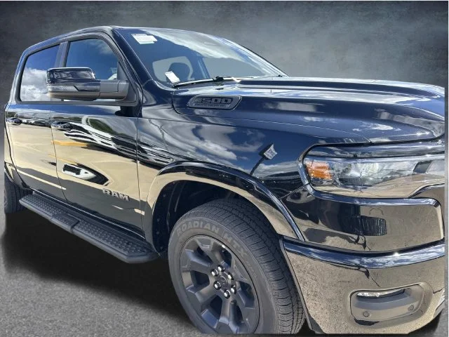New 2027 Diamond Black Crystal Pearl-Coat Exterior Paint RAM Big Horn/Lone Star image 3
