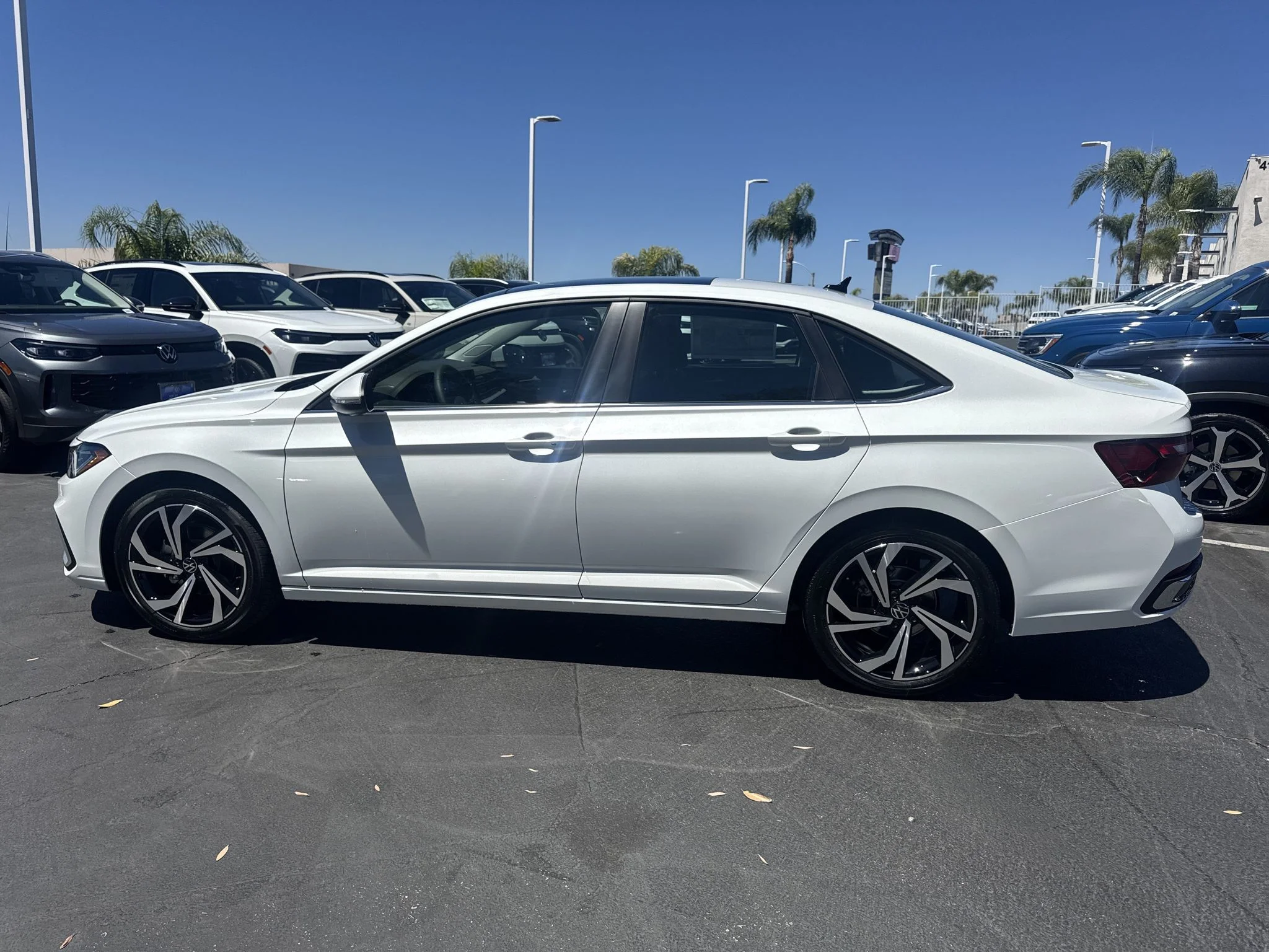 New 2026 Opal White Pearl Volkswagen SEL image 4
