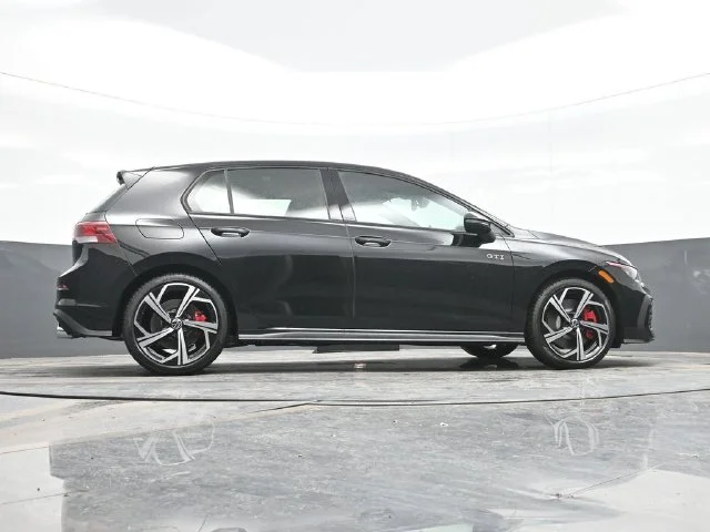 Certified Used 2026 Black Volkswagen SE image 25