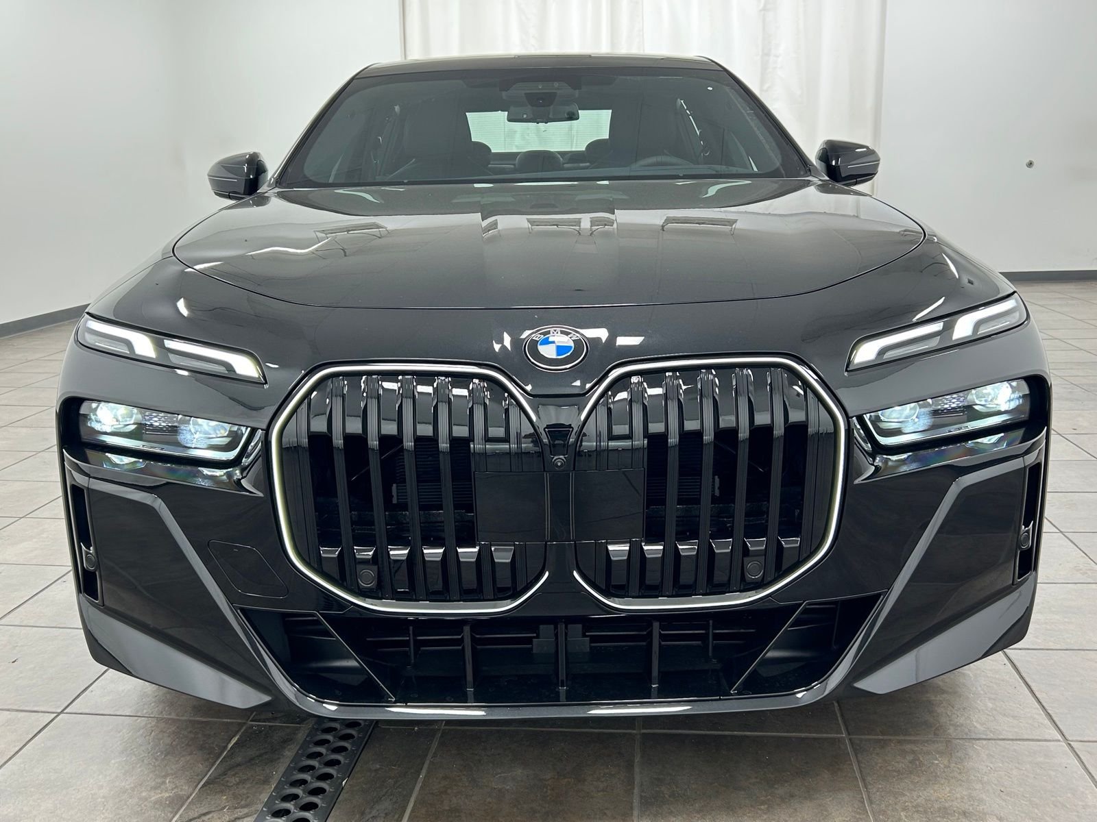 New 2026 Black Sapphire Metallic BMW 740i xDrive image 7