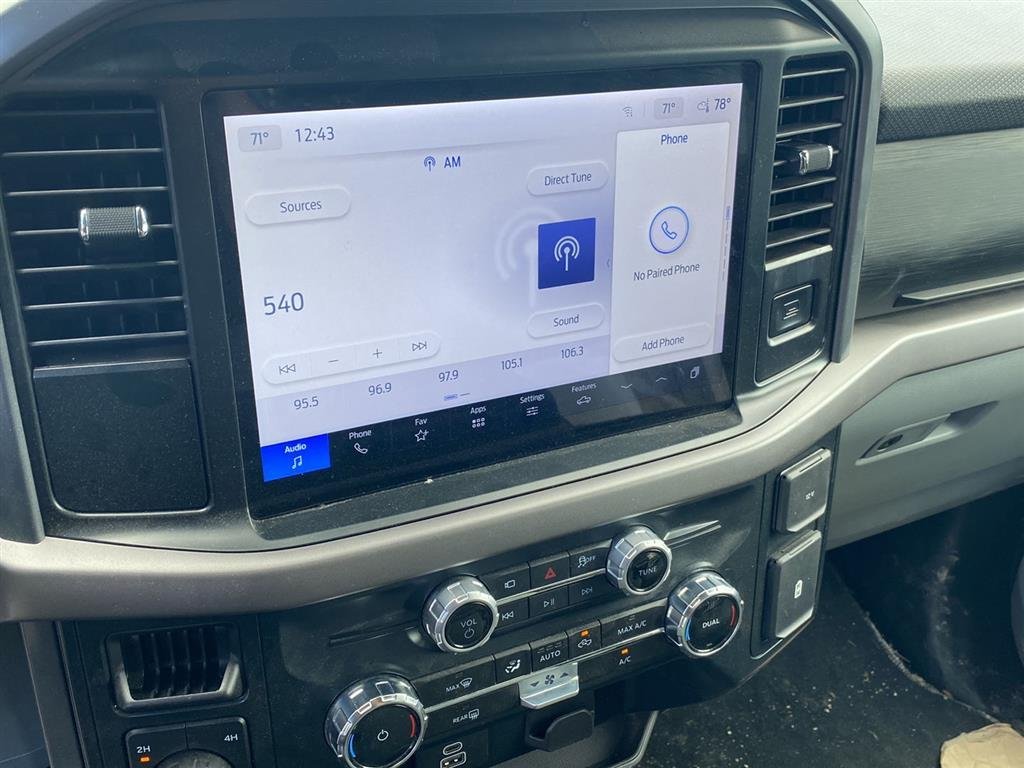 Used 2025 Iconic Silver Ford XLT image 4