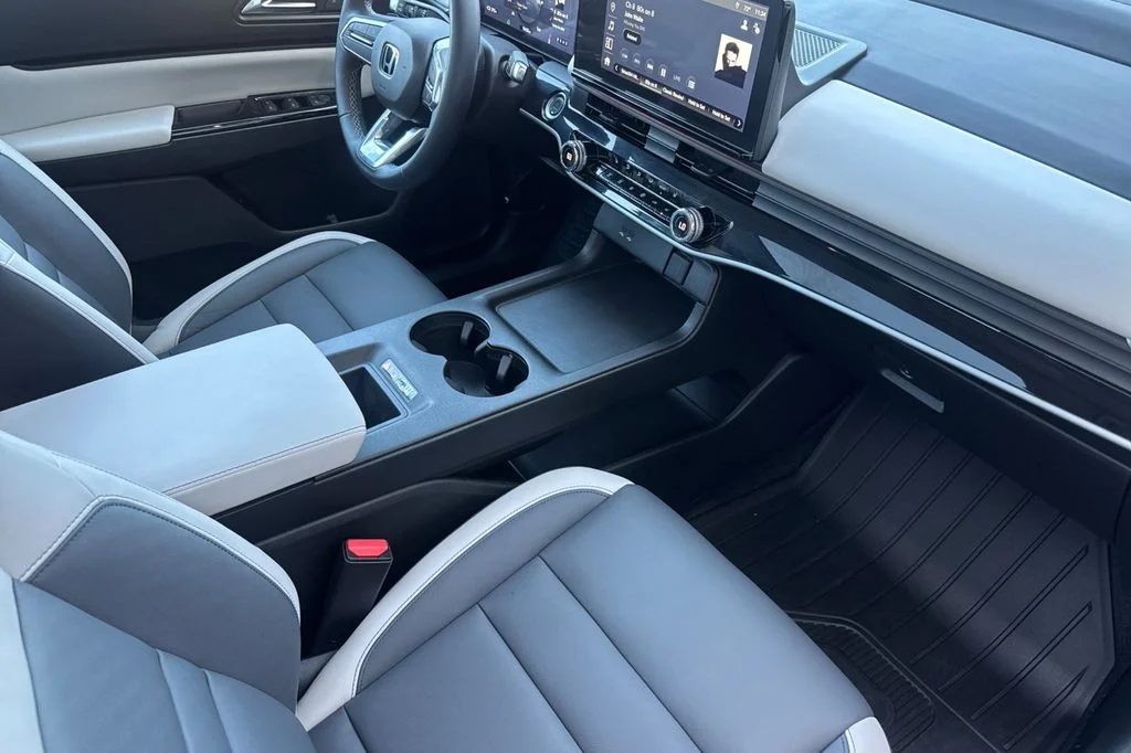 Used 2024  Honda Touring image 18