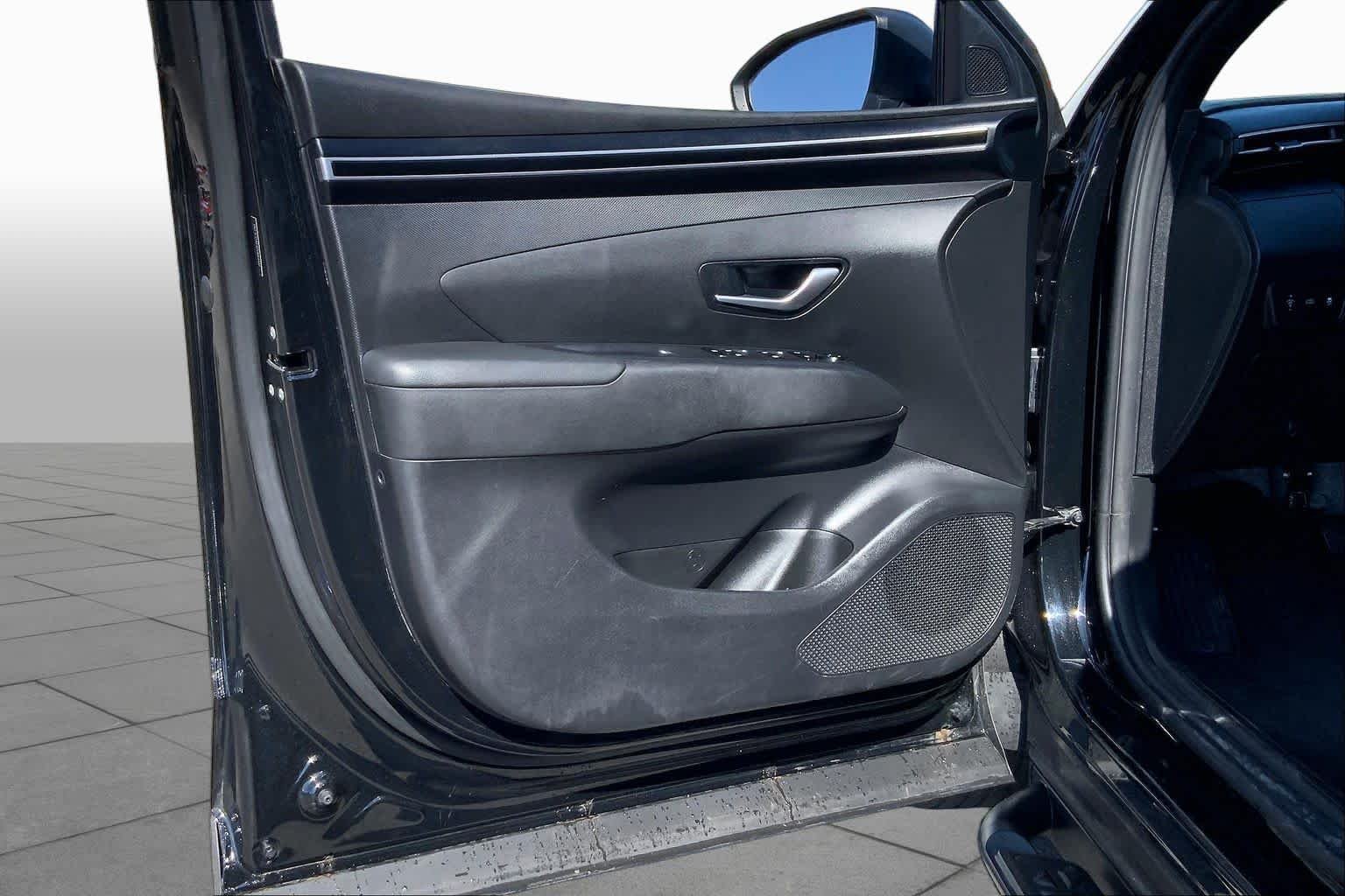 Used 2023 Phantom Black Hyundai SEL image 19