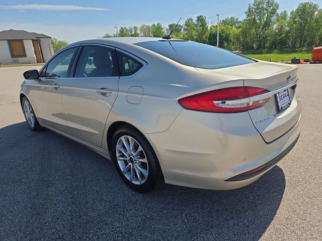 Used 2017 White Gold Ford SE image 11