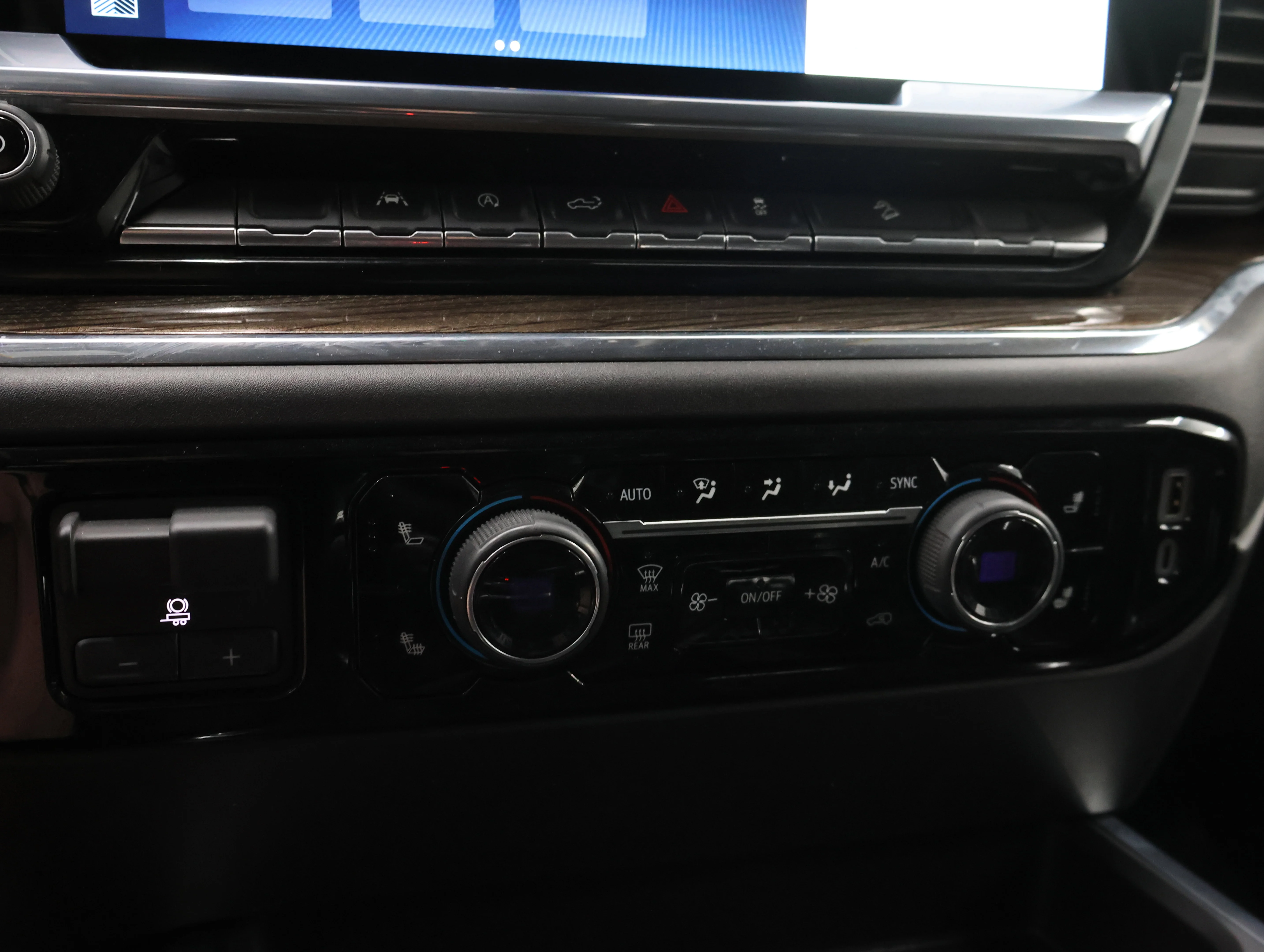 Used 2023 Summit White Chevrolet RST image 49