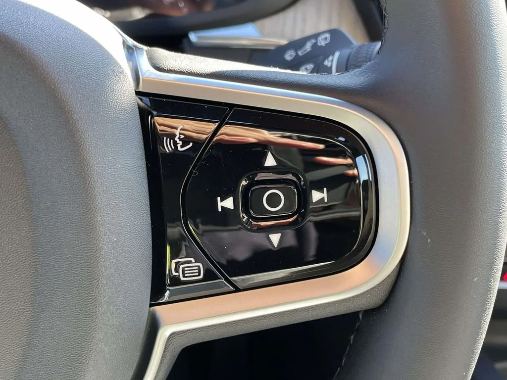 New 2026 Crystal White Volvo Plus image 11