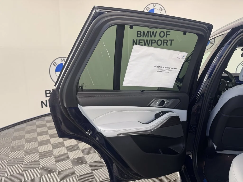 Used 2026 Blue BMW xDrive40i image 18