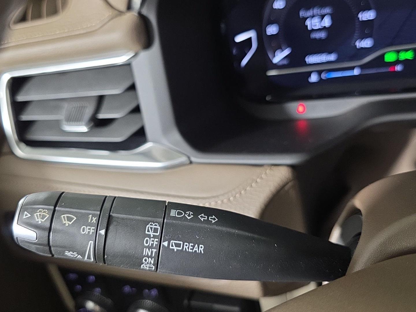 Used 2024 White Frost Tricoat GMC Denali image 24