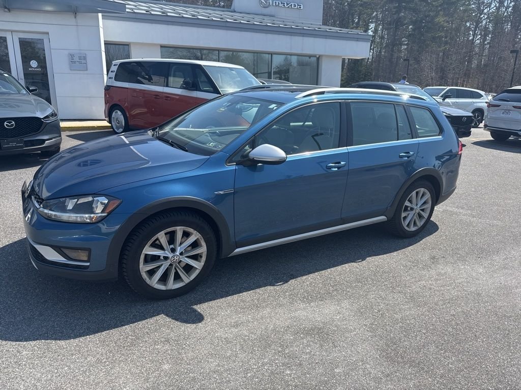 2019 Volkswagen Golf Alltrack TSI SE 4Motion's photo