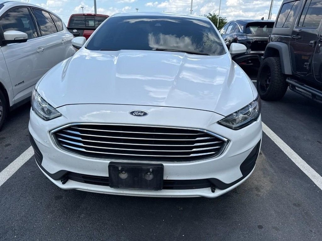 Used 2020 White Ford SE image 2