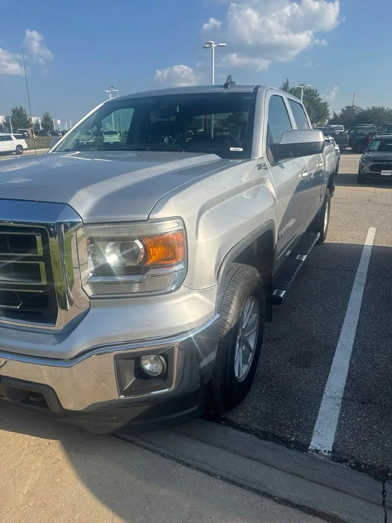 Used 2015 Silver GMC SLE image 7