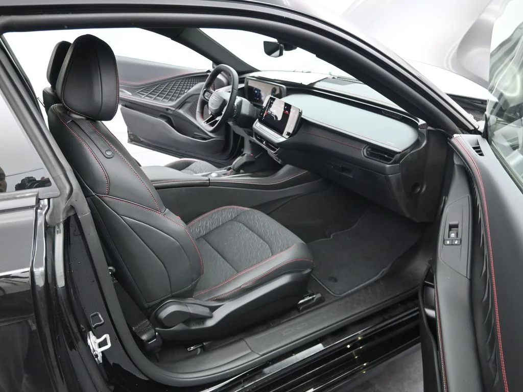 New 2025 Diamond Black Crystal Pearlcoat Dodge R/T image 13