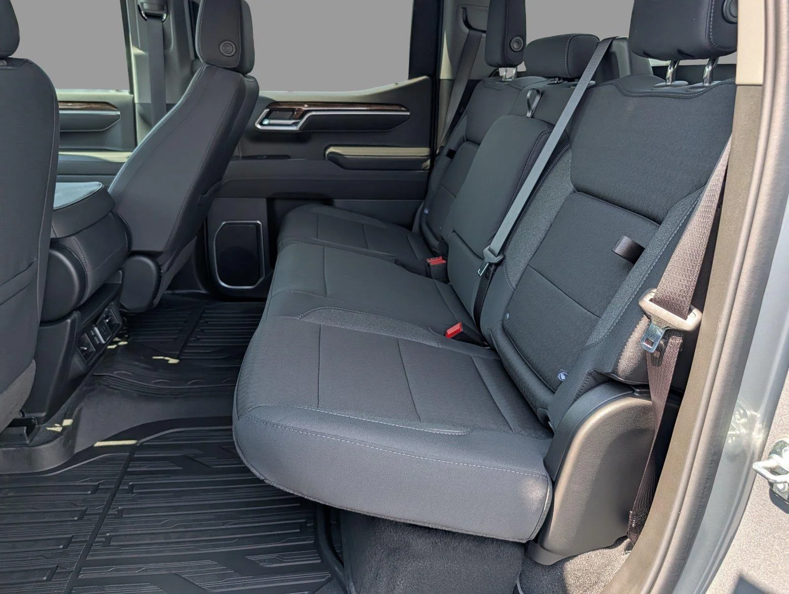 New 2026 Sterling Metallic GMC Elevation image 33