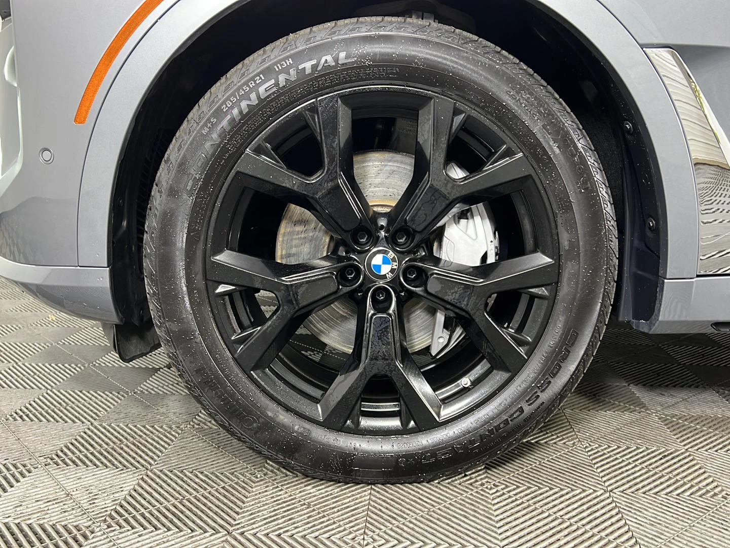 Used 2024 Skyscraper Grey Metallic BMW xDrive40i image 29