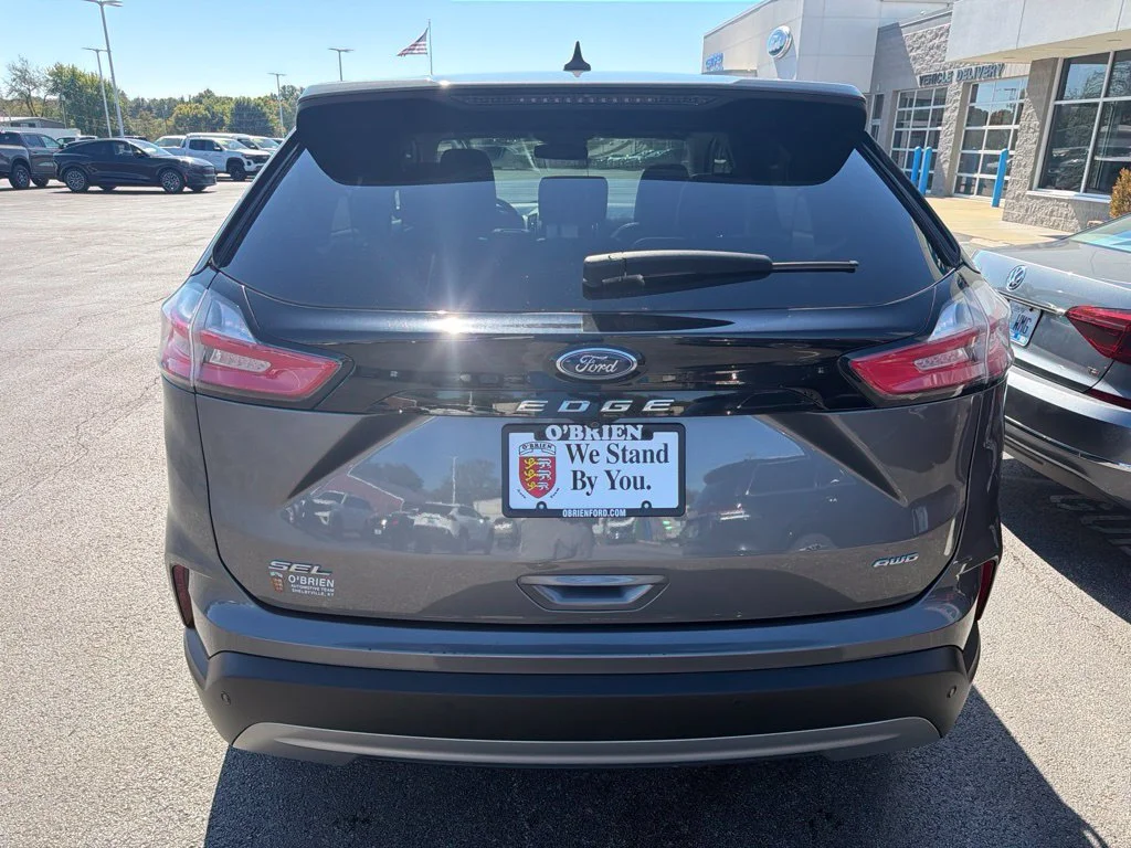 Used 2024 Carbonized Gray Metallic Ford SEL image 4