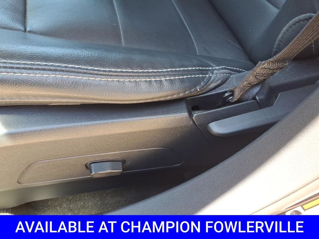 Used 2016 Black Jeep Latitude image 13