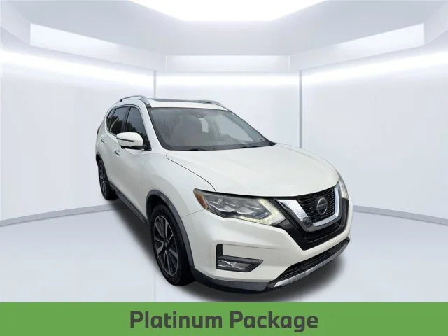 Used 2018 White Nissan SL image 3