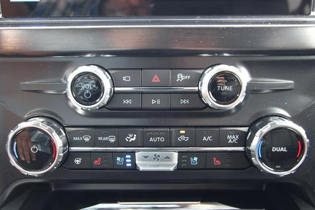 New 2026 Ruby Red Metallic Tinted Clearcoat Ford F-250® Lariat® image 30
