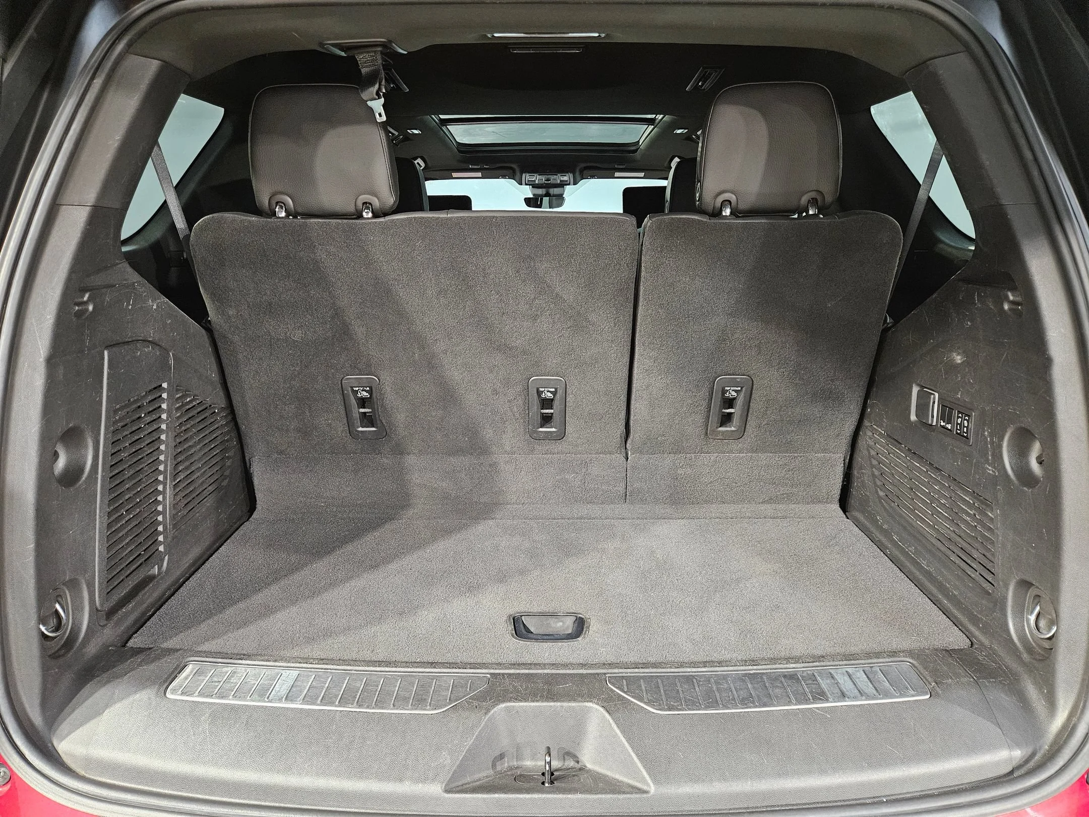 Used 2023 Volcanic Red Tintcoat GMC Denali image 18