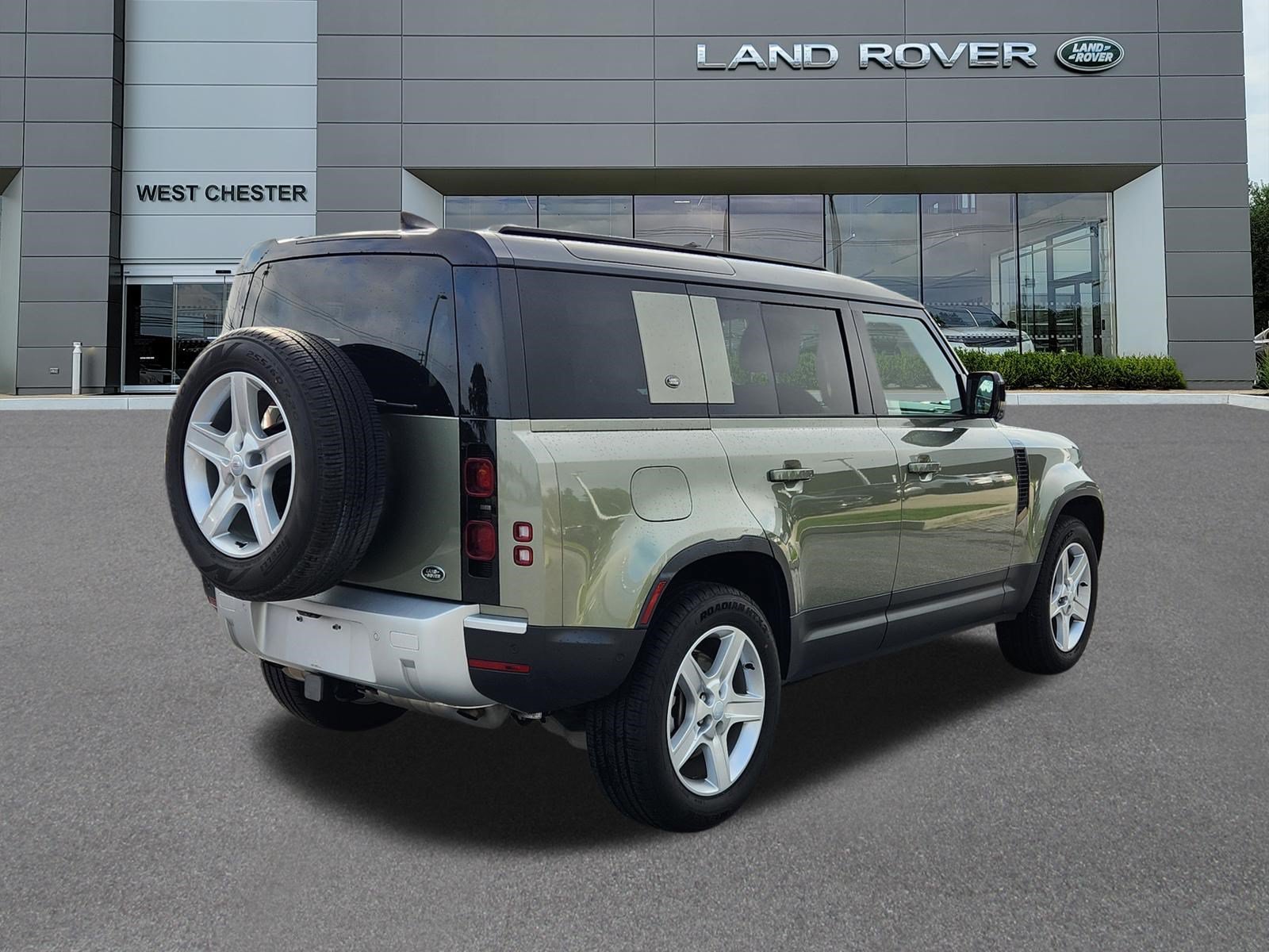 Certified Used 2023 Pangea Green Metallic Land Rover SE image 4