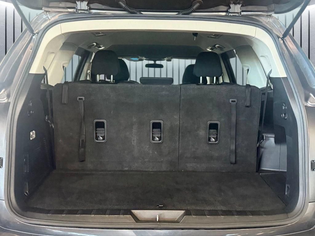 Used 2019 Gray Subaru Base image 10