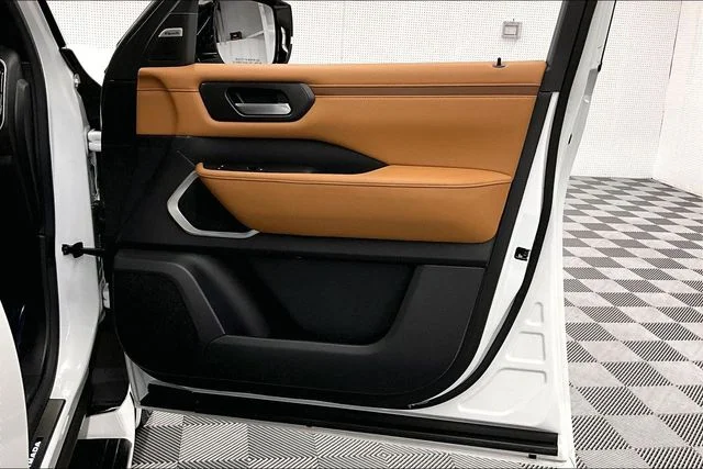 2025 Nissan Armada Platinum Reserve - Photo 22