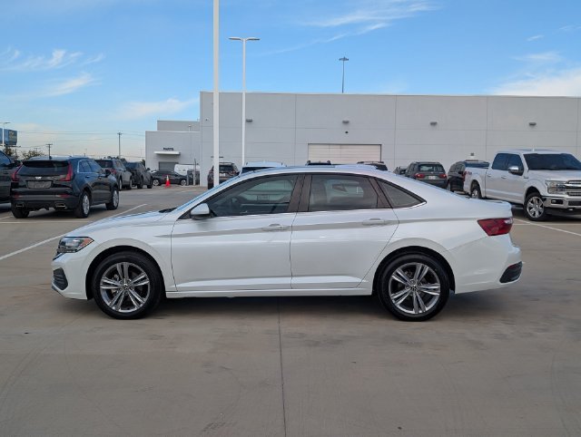 Used 2022 White Volkswagen 1.5T SE image 3