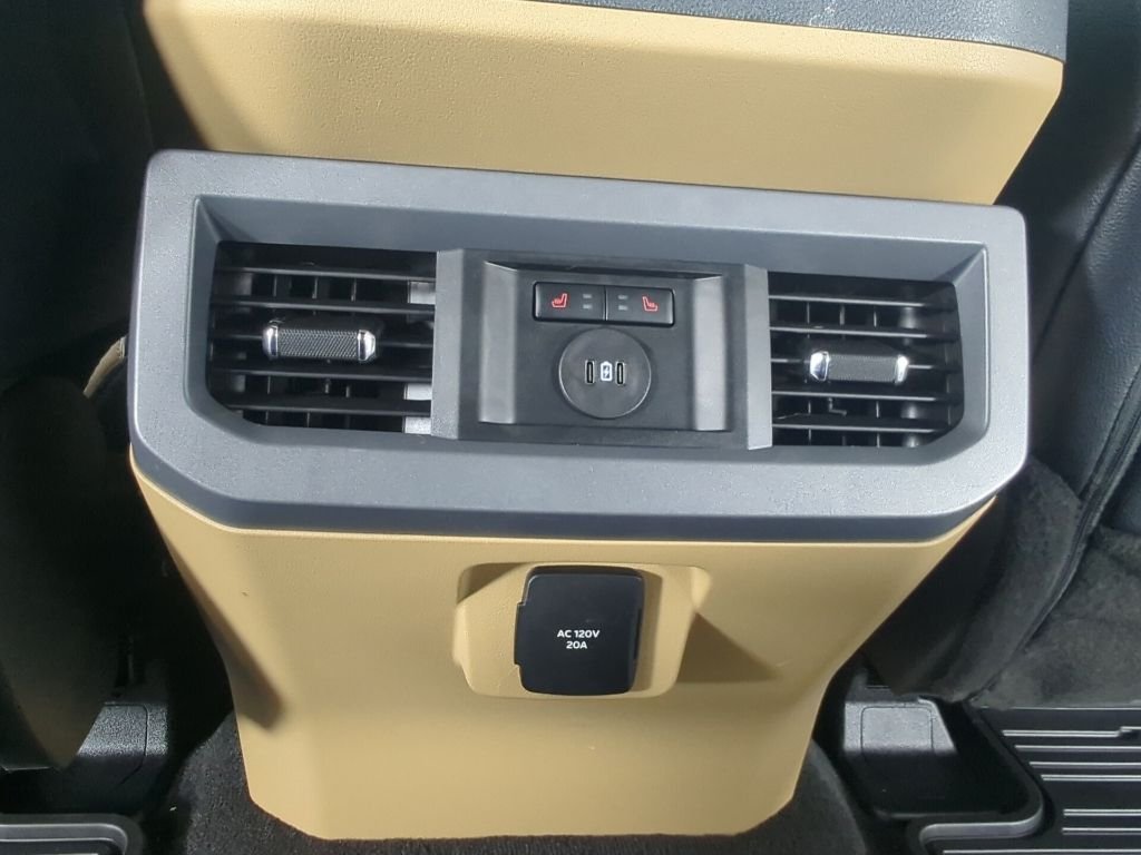 Certified Used 2025 Carbonized Gray Metallic Ford Lariat image 30
