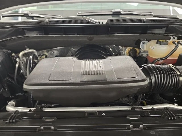 Used 2025 Summit White GMC AT4 image 45