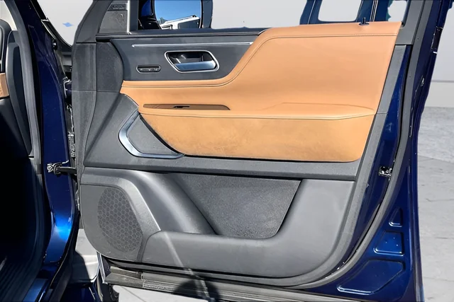 Used 2025 Blue INFINITI SENSORY image 27