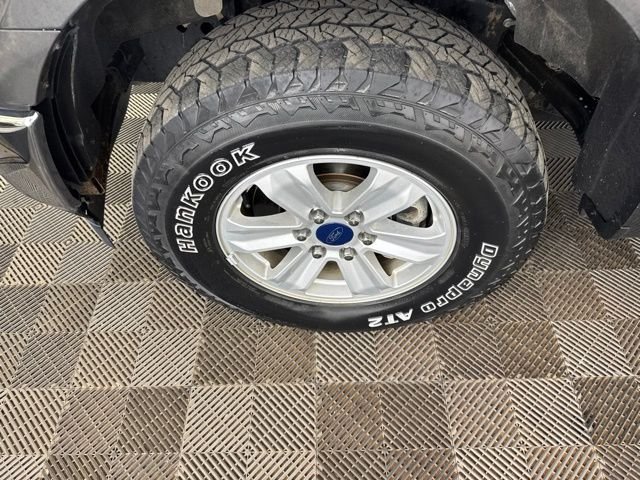 Used 2018 Gray Ford XLT image 30