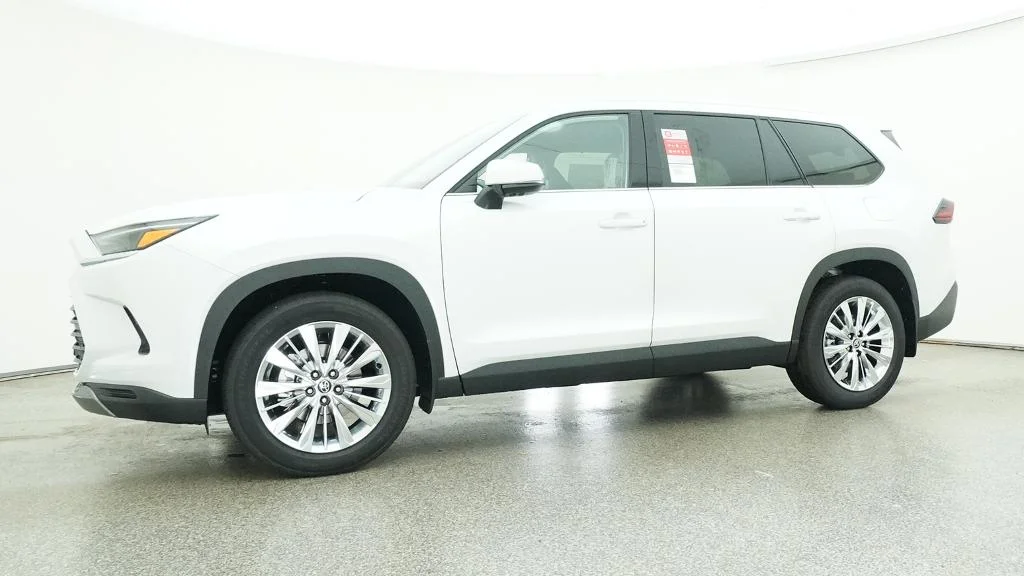 New 2026 Wind Chill Pearl Toyota Platinum image 4