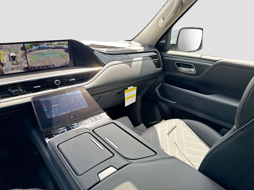New 2026 RADIANT WHITE INFINITI Luxe 2WD image 25