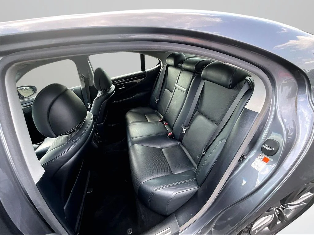 Used 2016 Gray Lexus 460 image 25