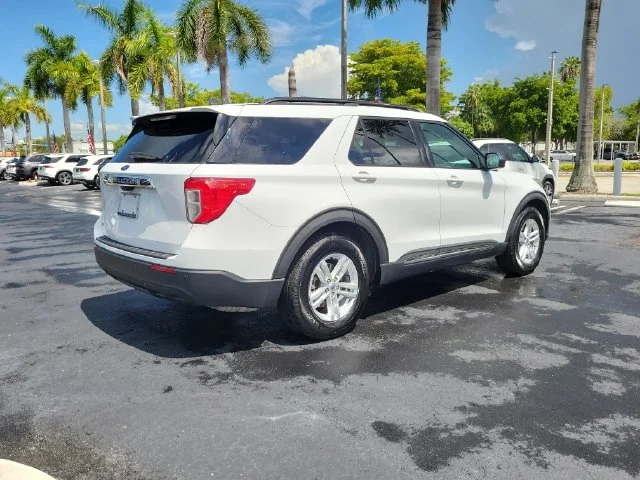 Used 2021 White Ford XLT image 4
